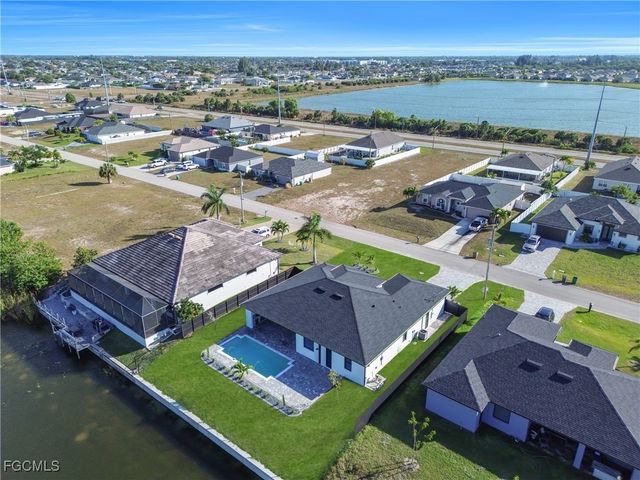 921 NW 8th TER, Cape Coral, FL 33993