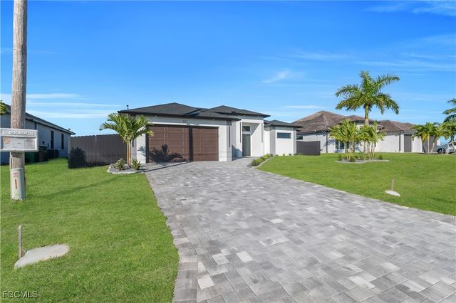 921 NW 8th TER, Cape Coral, FL 33993