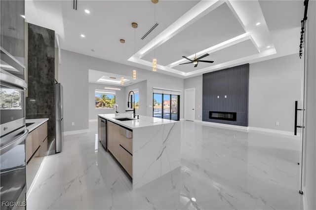 921 NW 8th TER, Cape Coral, FL 33993