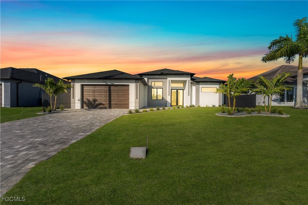 921 NW 8th TER, Cape Coral, FL 33993