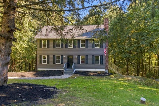 27 Hampshire Drive, Derry, NH 03038