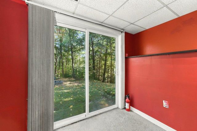 27 Hampshire Drive, Derry, NH 03038