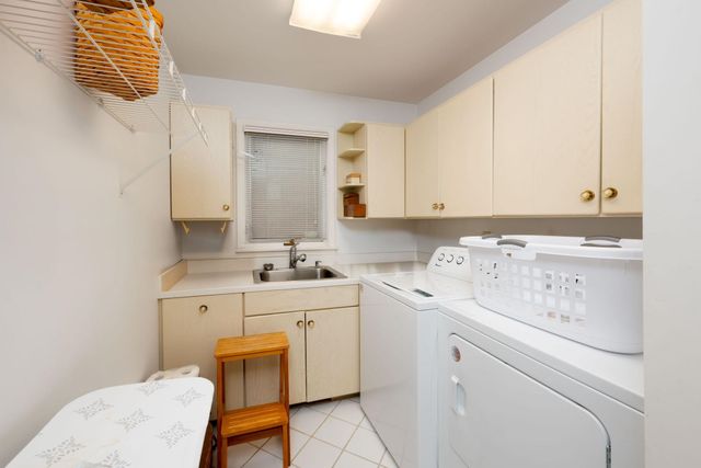 2820 Wind Pump Road, Fort Wayne, IN 46804