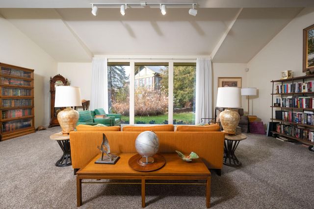 2820 Wind Pump Road, Fort Wayne, IN 46804