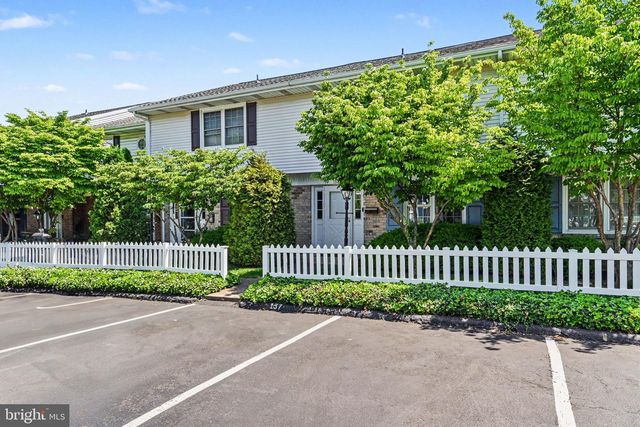 137 W VINE ST, Shiremanstown, PA 17011
