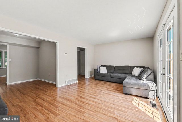 137 W VINE ST, Shiremanstown, PA 17011