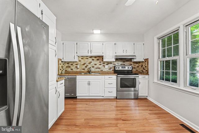 137 W VINE ST, Shiremanstown, PA 17011