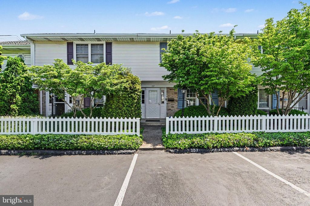 137 W VINE ST, Shiremanstown, PA 17011