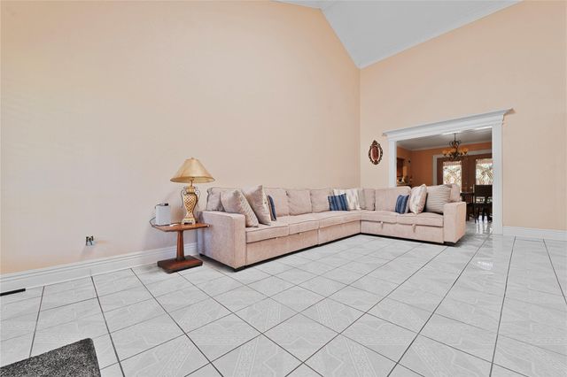 910 Avenue J, South Houston, TX 77587