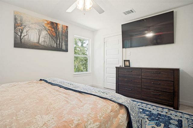 722 Haynie Drive, Runaway Bay, TX 76426