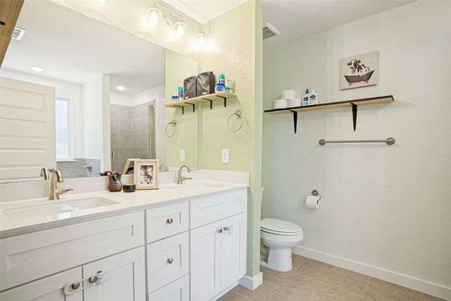 722 Haynie Drive, Runaway Bay, TX 76426