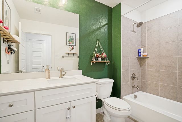 722 Haynie Drive, Runaway Bay, TX 76426
