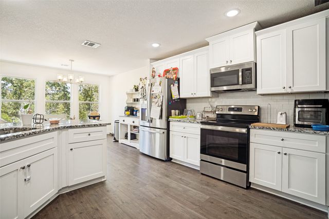 722 Haynie Drive, Runaway Bay, TX 76426