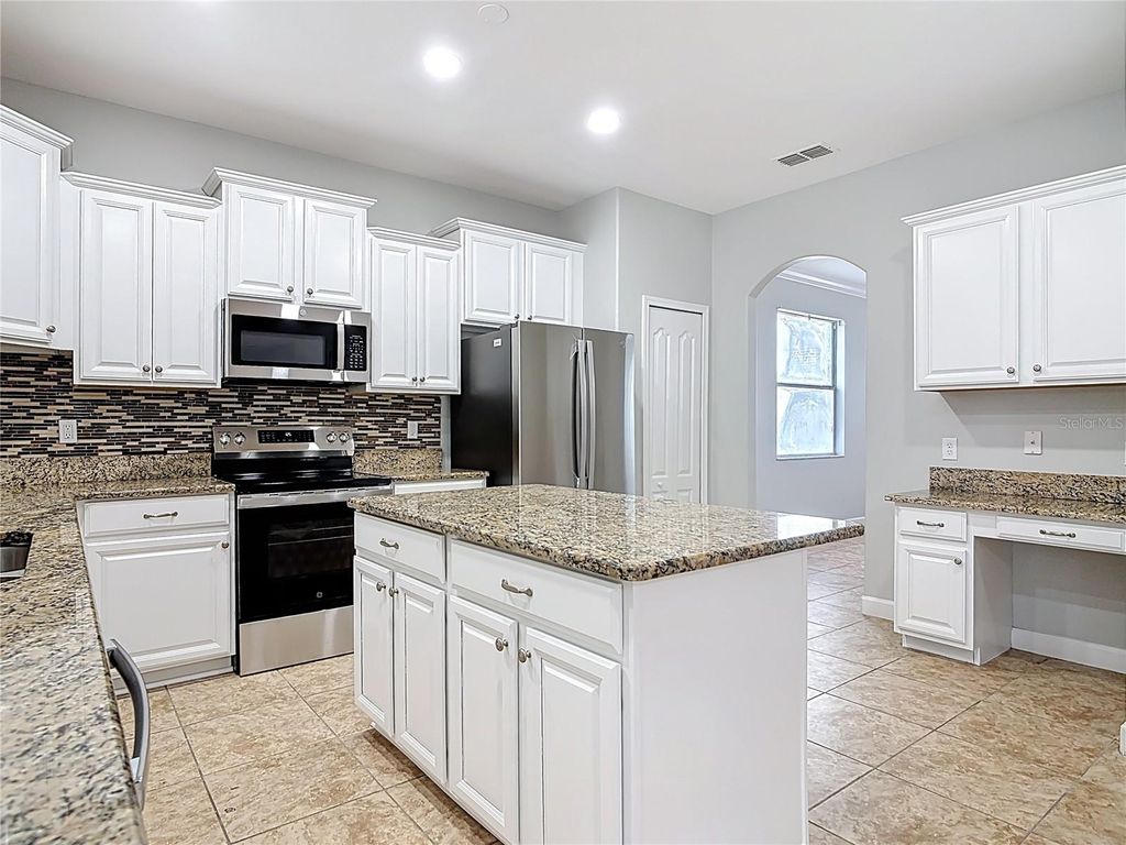 Image 24 of property listing at 4764 COPPOLA DRIVE, Mount Dora, FL 32757