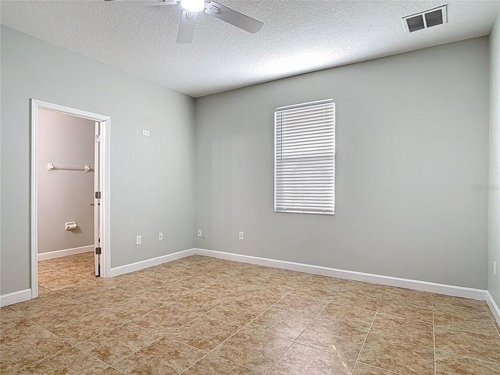 Image 36 of property listing at 4764 COPPOLA DRIVE, Mount Dora, FL 32757