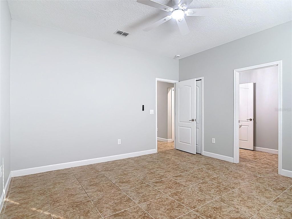 Image 37 of property listing at 4764 COPPOLA DRIVE, Mount Dora, FL 32757