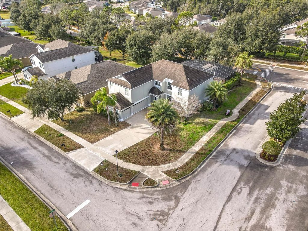 Image 5 of property listing at 4764 COPPOLA DRIVE, Mount Dora, FL 32757