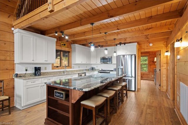 152 Hawk Pointe, Ararat, VA 24053