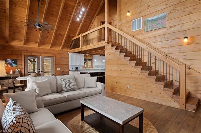152 Hawk Pointe, Ararat, VA 24053