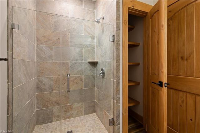 152 Hawk Pointe, Ararat, VA 24053