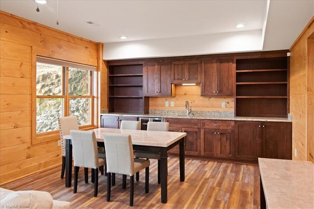 152 Hawk Pointe, Ararat, VA 24053