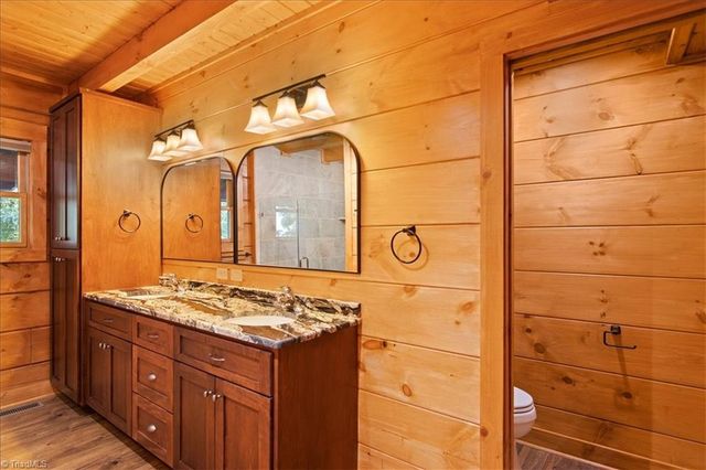 152 Hawk Pointe, Ararat, VA 24053