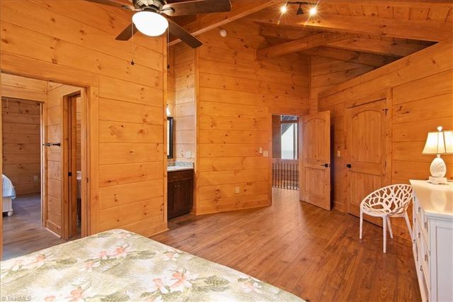152 Hawk Pointe, Ararat, VA 24053