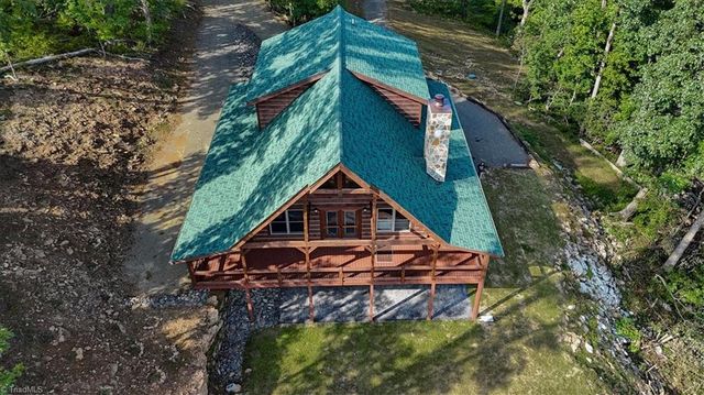 152 Hawk Pointe, Ararat, VA 24053