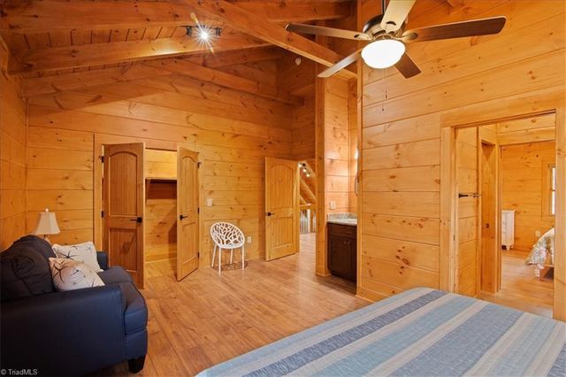 152 Hawk Pointe, Ararat, VA 24053