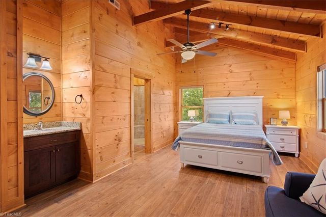 152 Hawk Pointe, Ararat, VA 24053