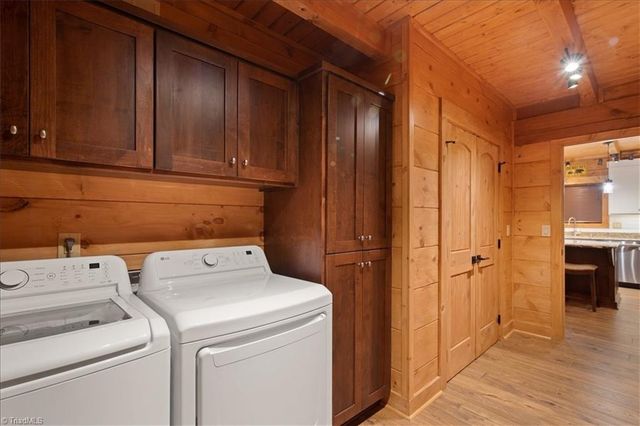 152 Hawk Pointe, Ararat, VA 24053