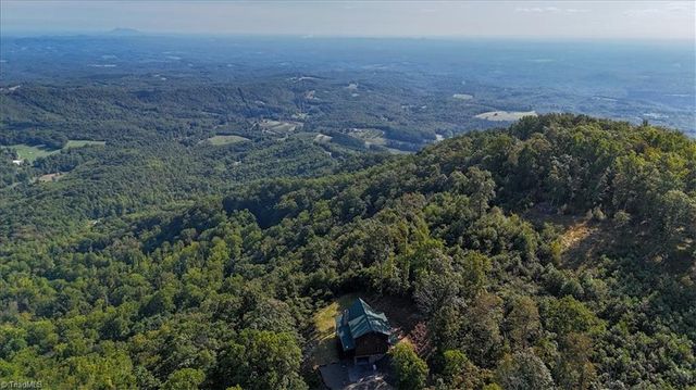 152 Hawk Pointe, Ararat, VA 24053