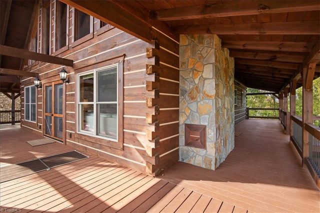 152 Hawk Pointe, Ararat, VA 24053