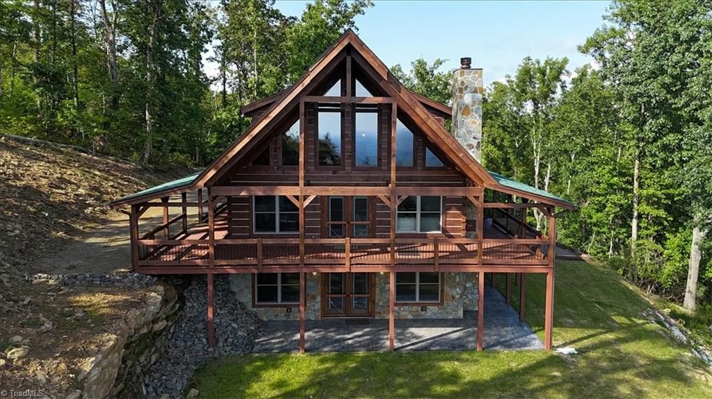 152 Hawk Pointe, Ararat, VA 24053