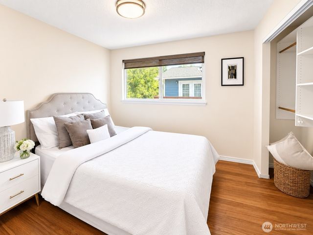 6950 24th Avenue SW, Seattle, WA 98106