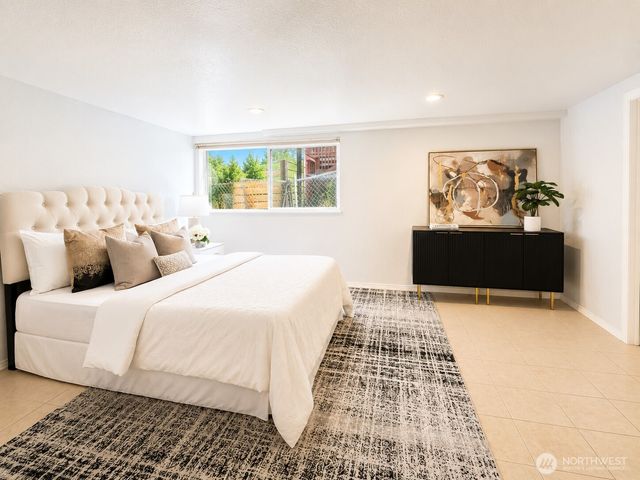 6950 24th Avenue SW, Seattle, WA 98106
