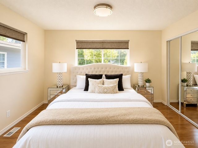 6950 24th Avenue SW, Seattle, WA 98106