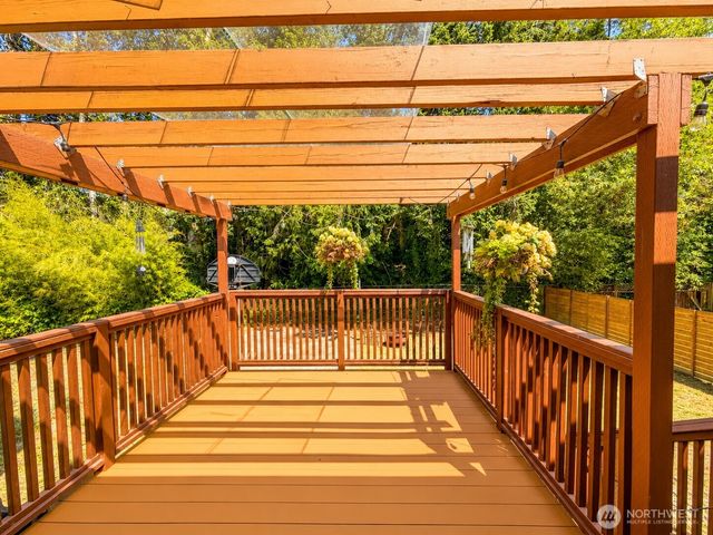 6950 24th Avenue SW, Seattle, WA 98106