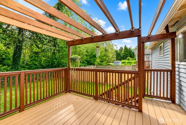 6950 24th Avenue SW, Seattle, WA 98106