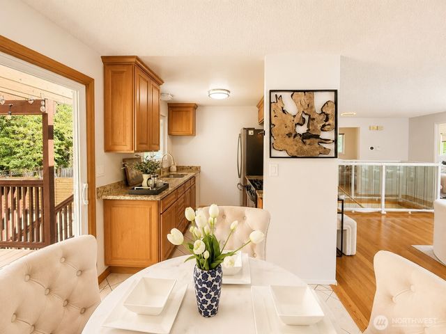 6950 24th Avenue SW, Seattle, WA 98106