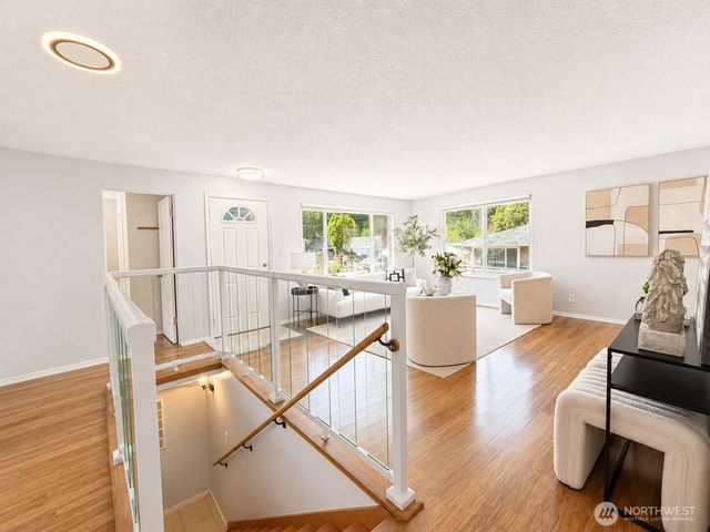 6950 24th Avenue SW, Seattle, WA 98106