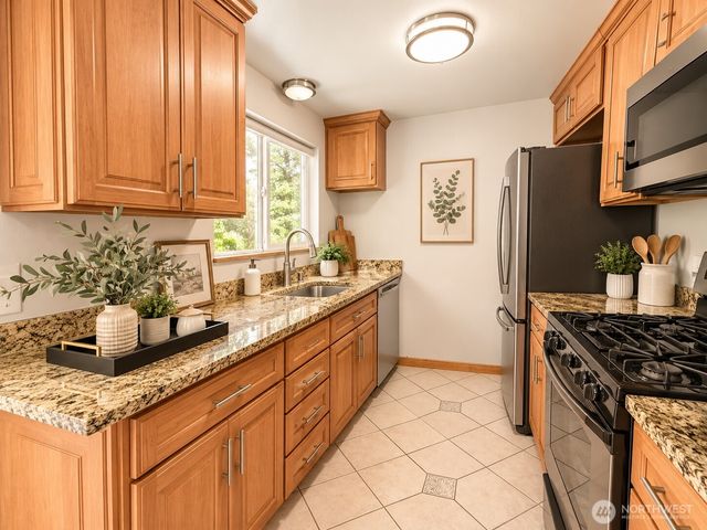6950 24th Avenue SW, Seattle, WA 98106