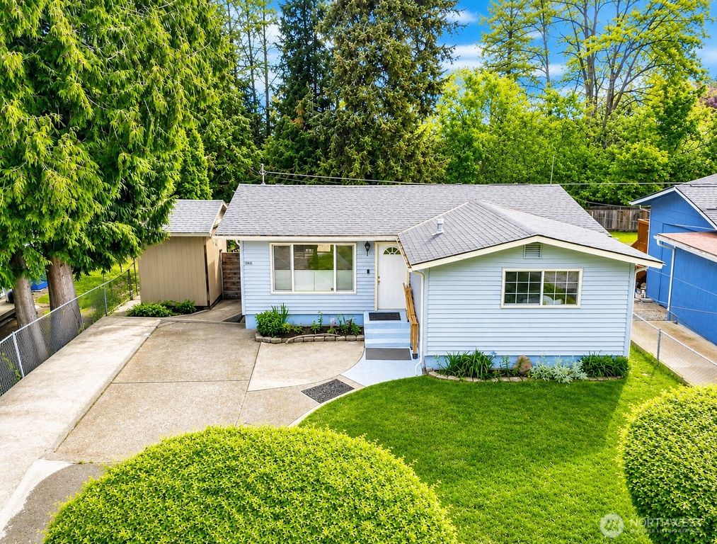 6950 24th Avenue SW, Seattle, WA 98106
