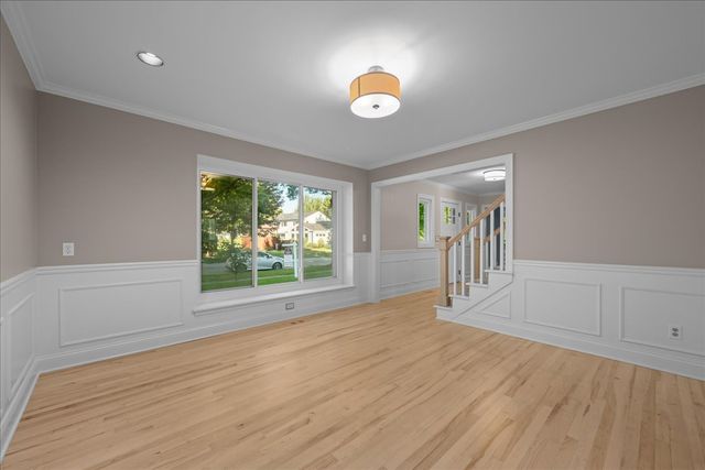 550 Longmeadow Circle, St. Charles, IL 60174