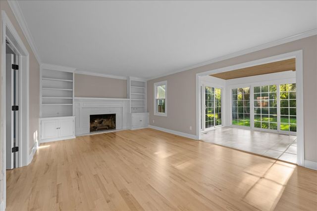 550 Longmeadow Circle, St. Charles, IL 60174