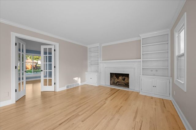 550 Longmeadow Circle, St. Charles, IL 60174