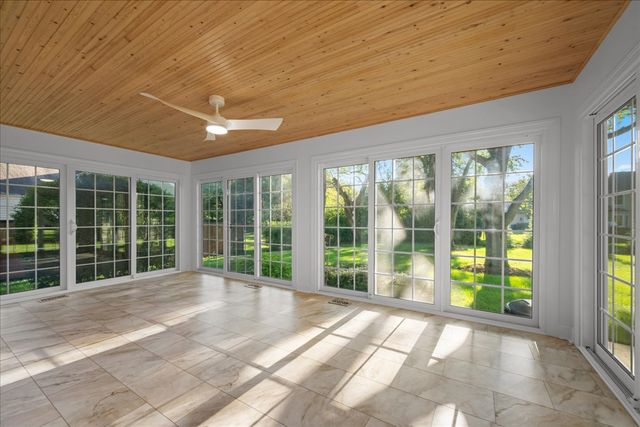 550 Longmeadow Circle, St. Charles, IL 60174