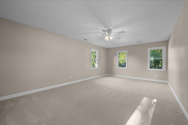 550 Longmeadow Circle, St. Charles, IL 60174