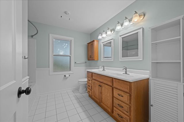 550 Longmeadow Circle, St. Charles, IL 60174