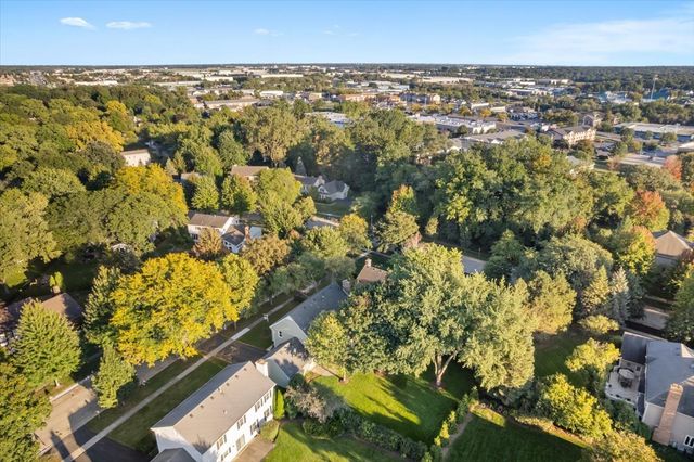550 Longmeadow Circle, St. Charles, IL 60174